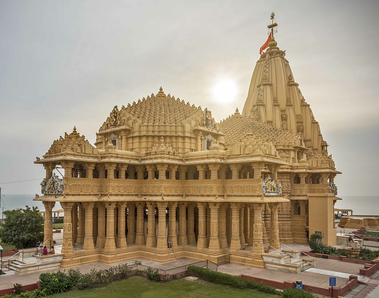 अहमदाबाद, सूरत एवं गुजरात सेवा केंद्र
